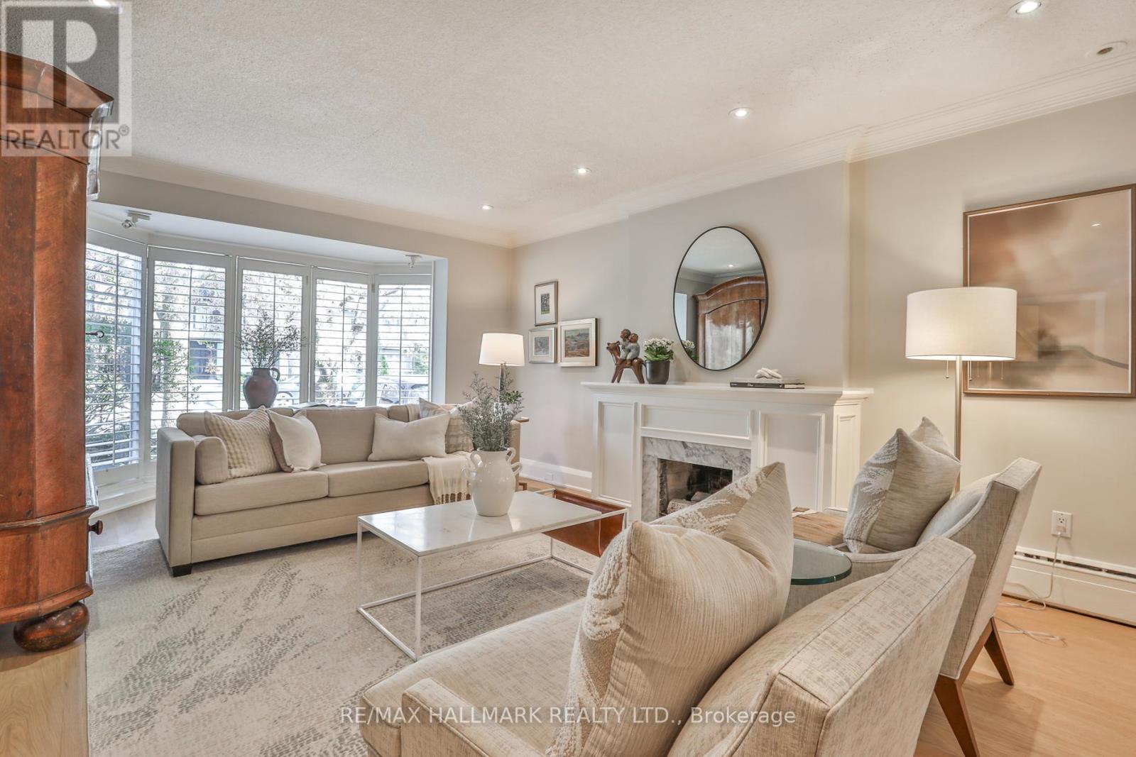 569 Briar Hill Avenue, Toronto, Ontario  M5N 1N1 - Photo 5 - C13109530