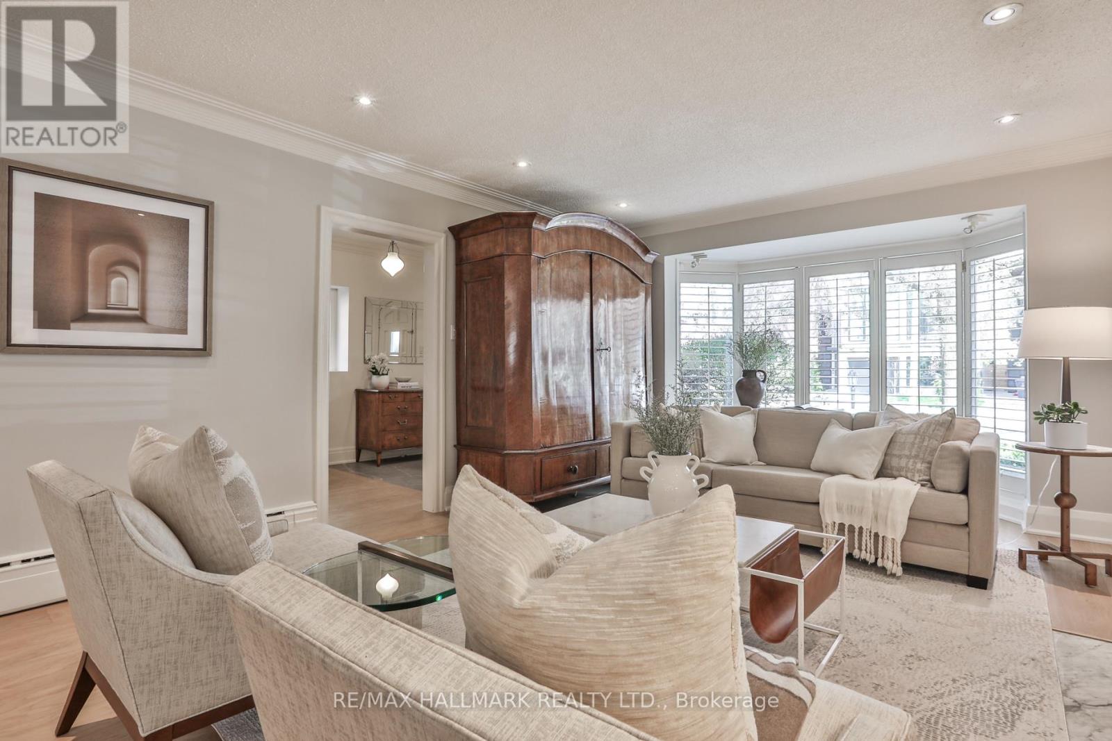 569 Briar Hill Avenue, Toronto, Ontario  M5N 1N1 - Photo 8 - C13109530