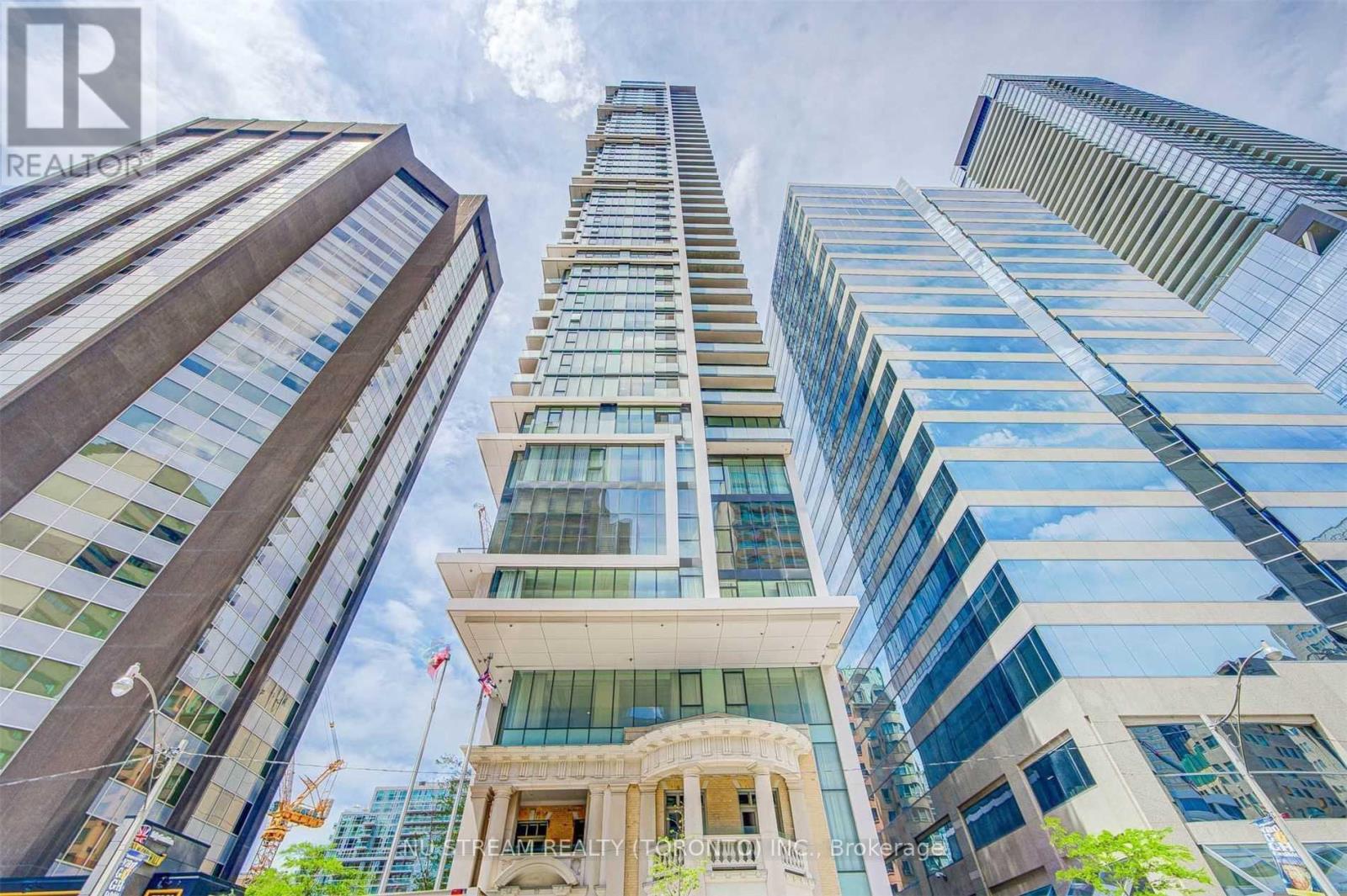 4210 - 426 University Avenue, Toronto, Ontario  M5G 1S9 - Photo 1 - C13109554