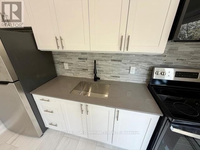 2nd Flr - 19 Mount Royal Avenue, Toronto, Ontario  M6H 2S2 - Photo 10 - C13109560