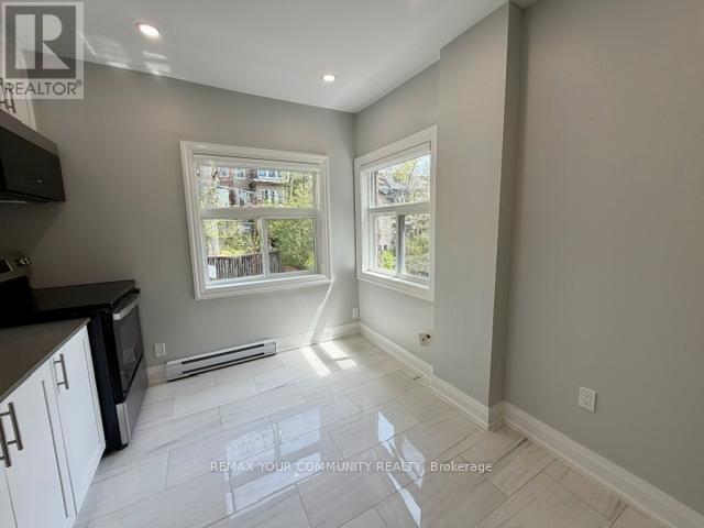 2nd Flr - 19 Mount Royal Avenue, Toronto, Ontario  M6H 2S2 - Photo 12 - C13109560