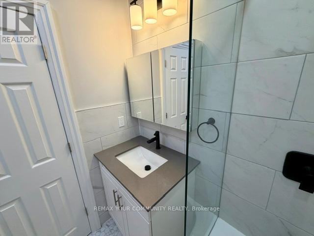 2nd Flr - 19 Mount Royal Avenue, Toronto, Ontario  M6H 2S2 - Photo 19 - C13109560