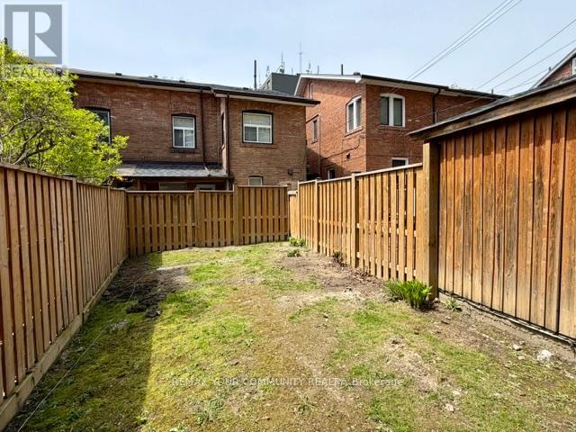2nd Flr - 19 Mount Royal Avenue, Toronto, Ontario  M6H 2S2 - Photo 20 - C13109560