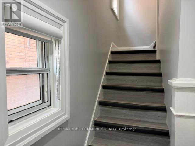 2nd Flr - 19 Mount Royal Avenue, Toronto, Ontario  M6H 2S2 - Photo 5 - C13109560