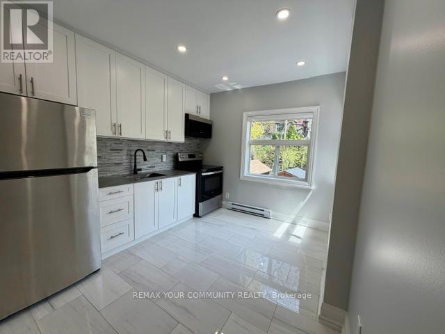 2nd Flr - 19 Mount Royal Avenue, Toronto, Ontario  M6H 2S2 - Photo 8 - C13109560