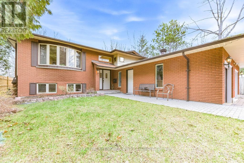 1411 Victoria Street, Petawawa, Ontario  K8H 3K4 - Photo 1 - X13109544