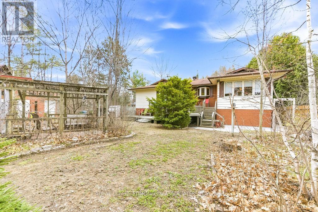 1411 Victoria Street, Petawawa, Ontario  K8H 3K4 - Photo 2 - X13109544