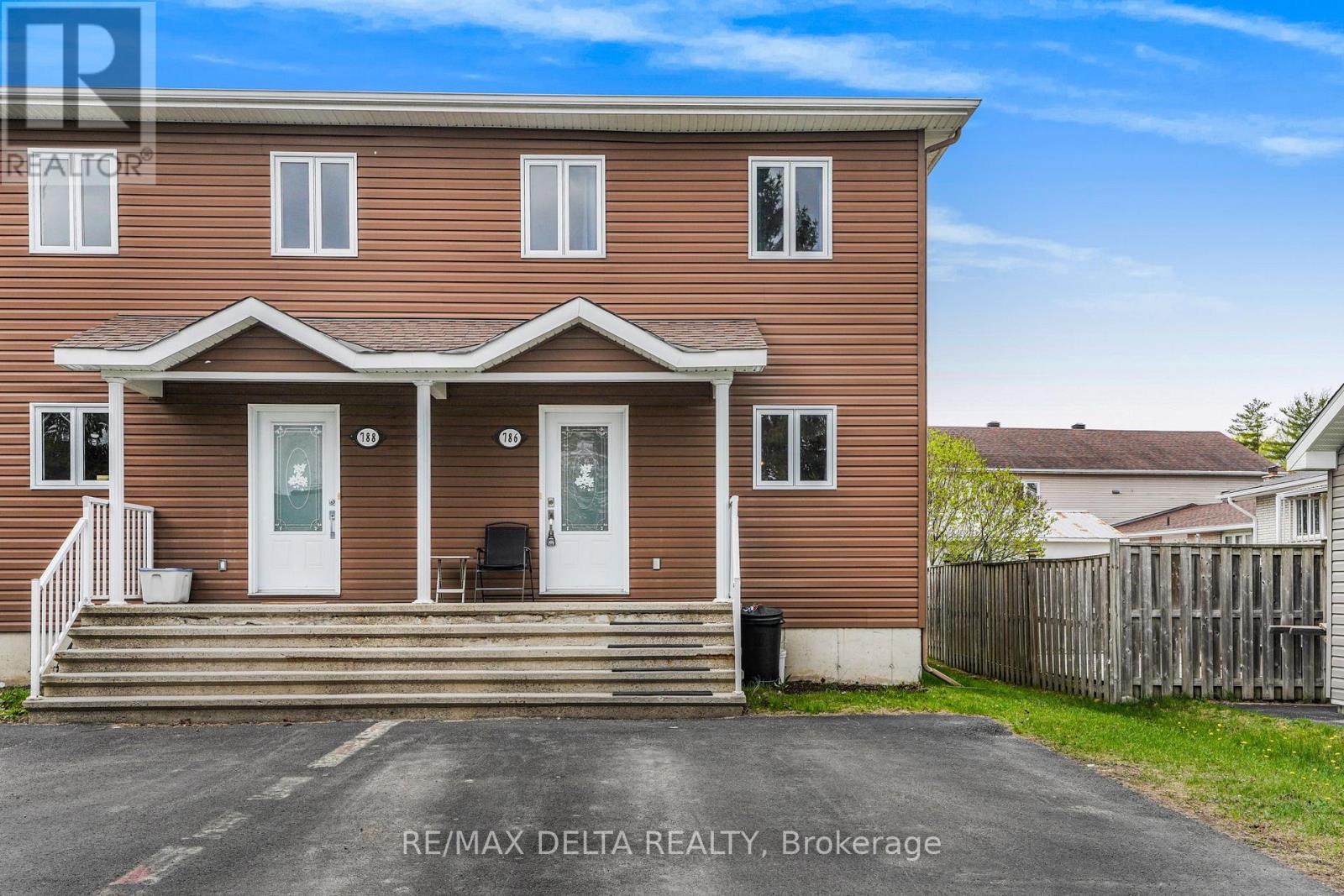 786 Lawrence Street, Clarence-Rockland, Ontario  K4K 1C5 - Photo 1 - X13109460
