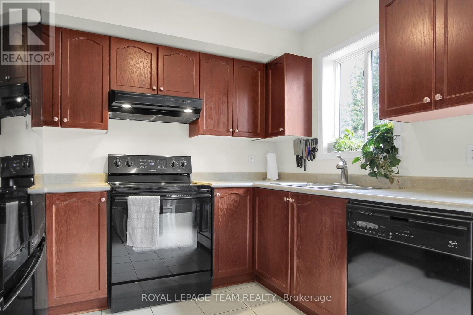 239 Gershwin Private, Ottawa, Ontario  K2H 1G6 - Photo 10 - X13109470