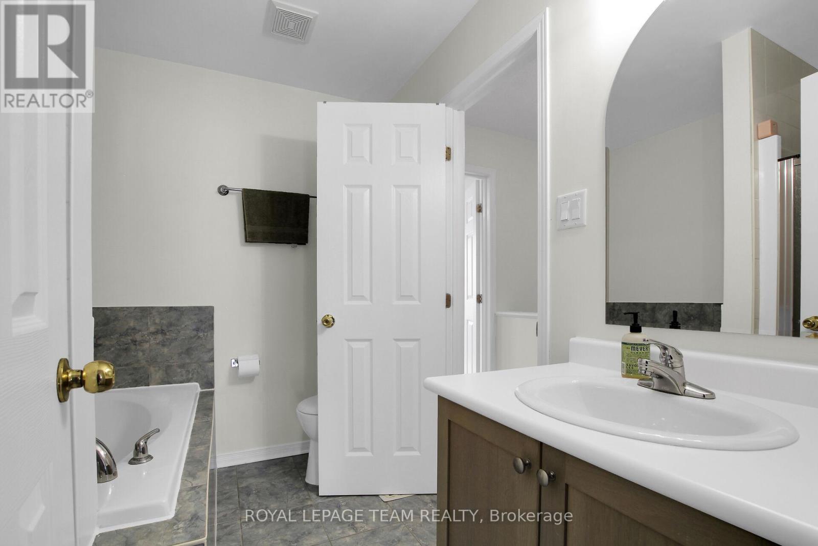 239 Gershwin Private, Ottawa, Ontario  K2H 1G6 - Photo 19 - X13109470