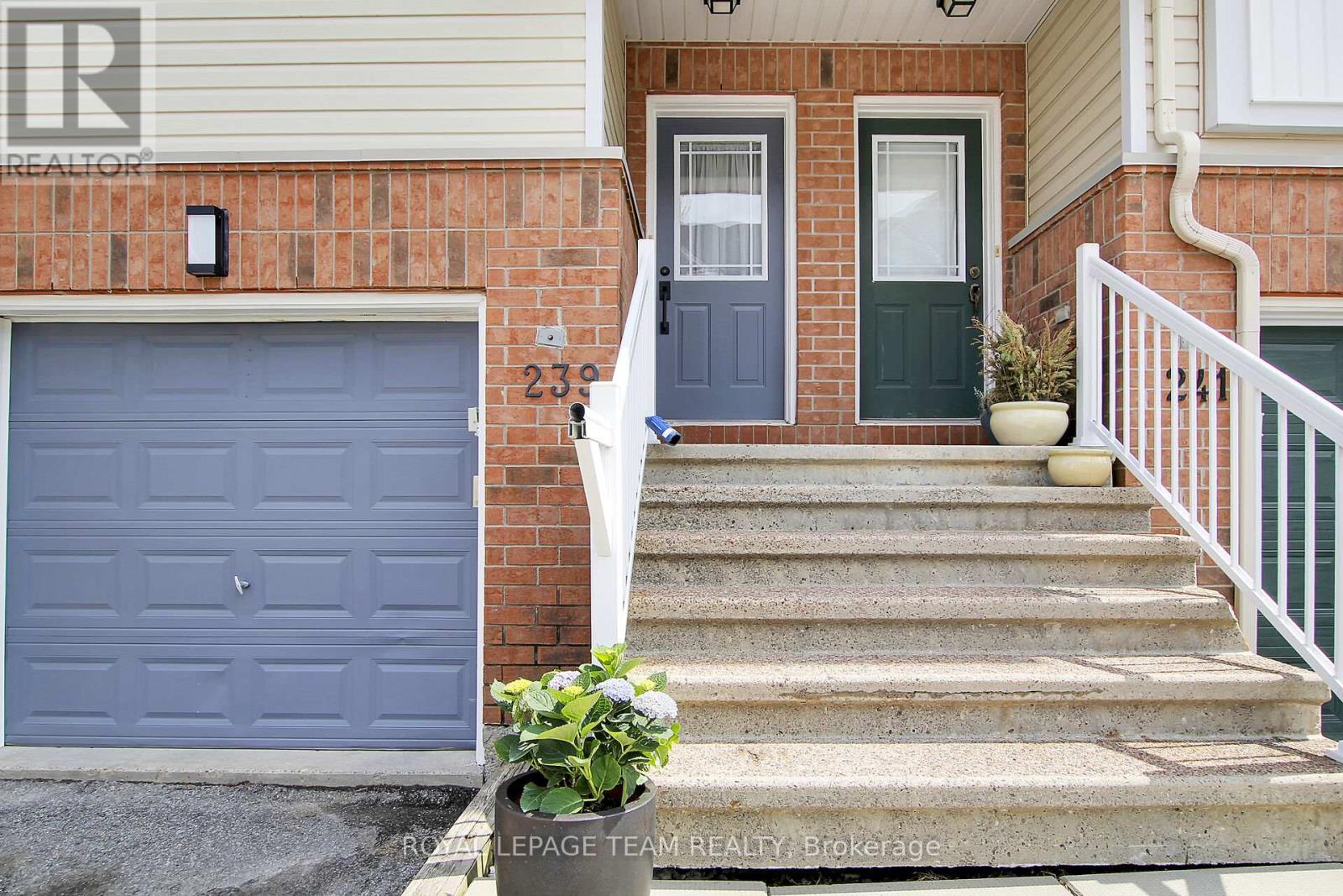 239 Gershwin Private, Ottawa, Ontario  K2H 1G6 - Photo 3 - X13109470