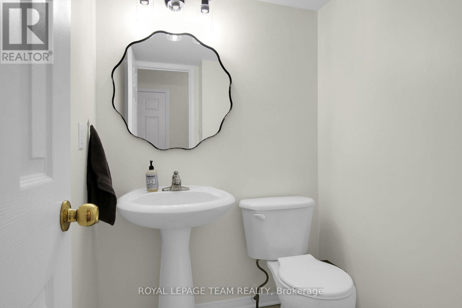 239 Gershwin Private, Ottawa, Ontario  K2H 1G6 - Photo 5 - X13109470
