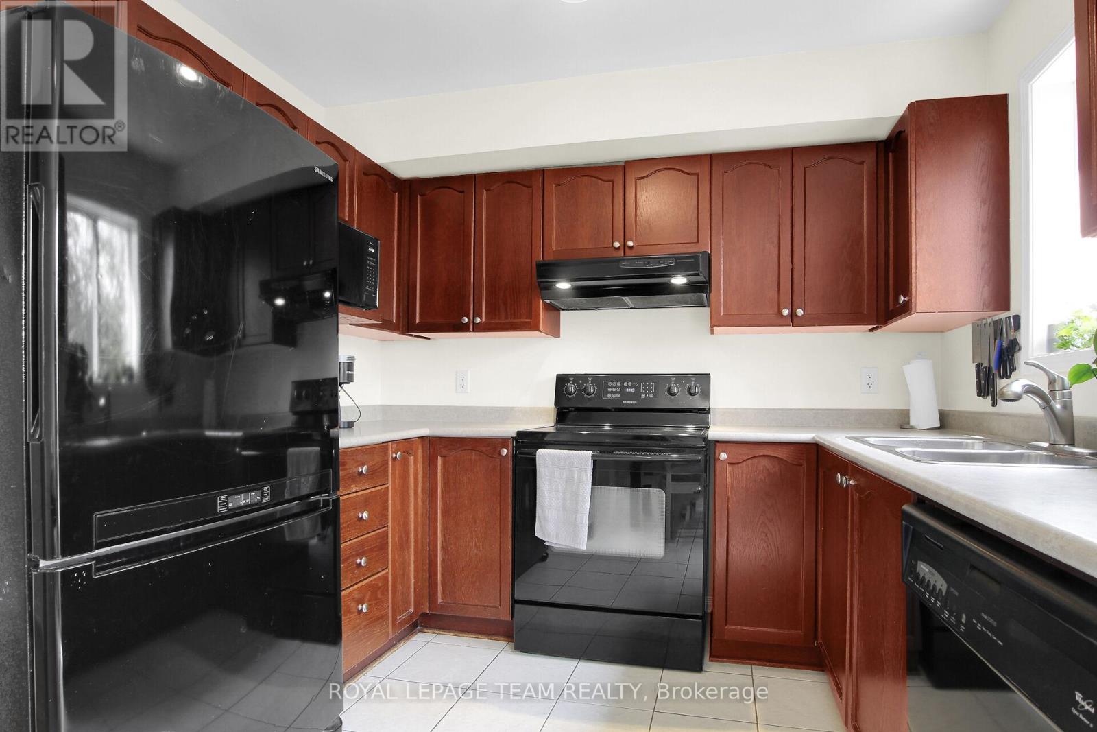 239 Gershwin Private, Ottawa, Ontario  K2H 1G6 - Photo 9 - X13109470