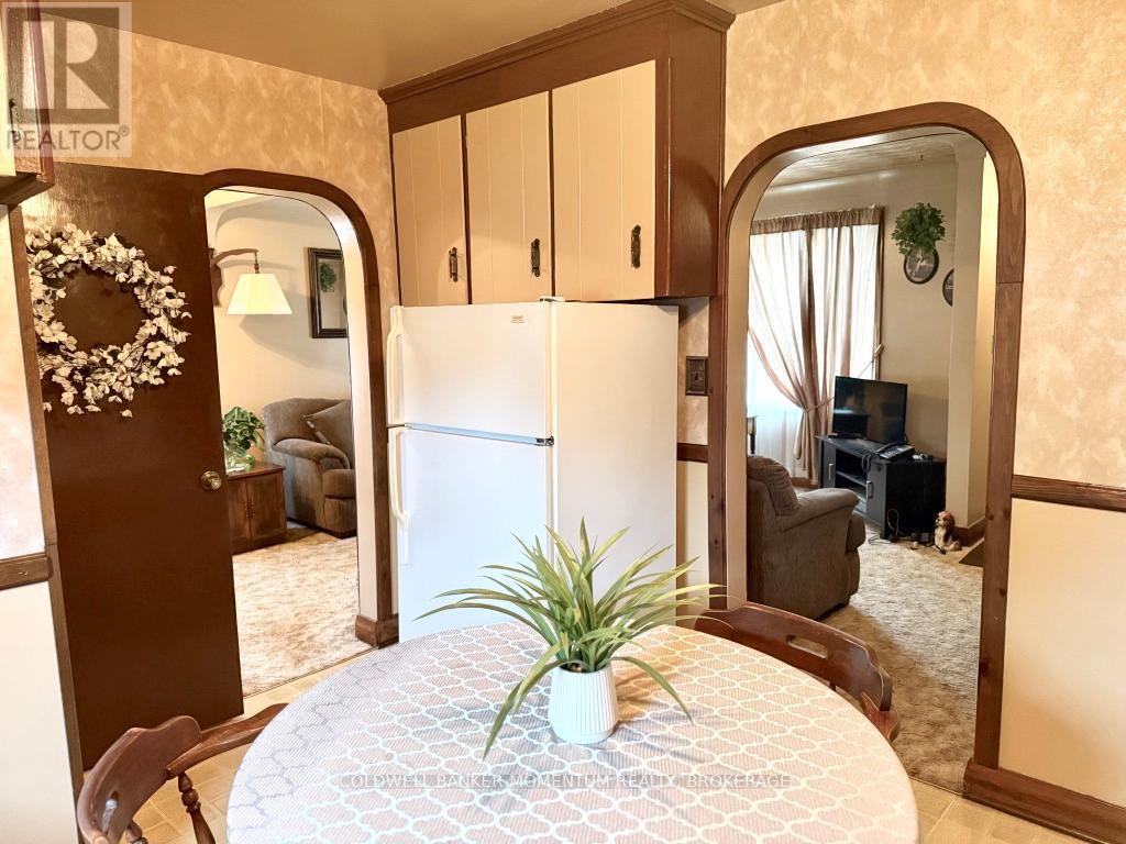 25 Thomson Road, Welland, Ontario  L3C 3N1 - Photo 14 - X13109538