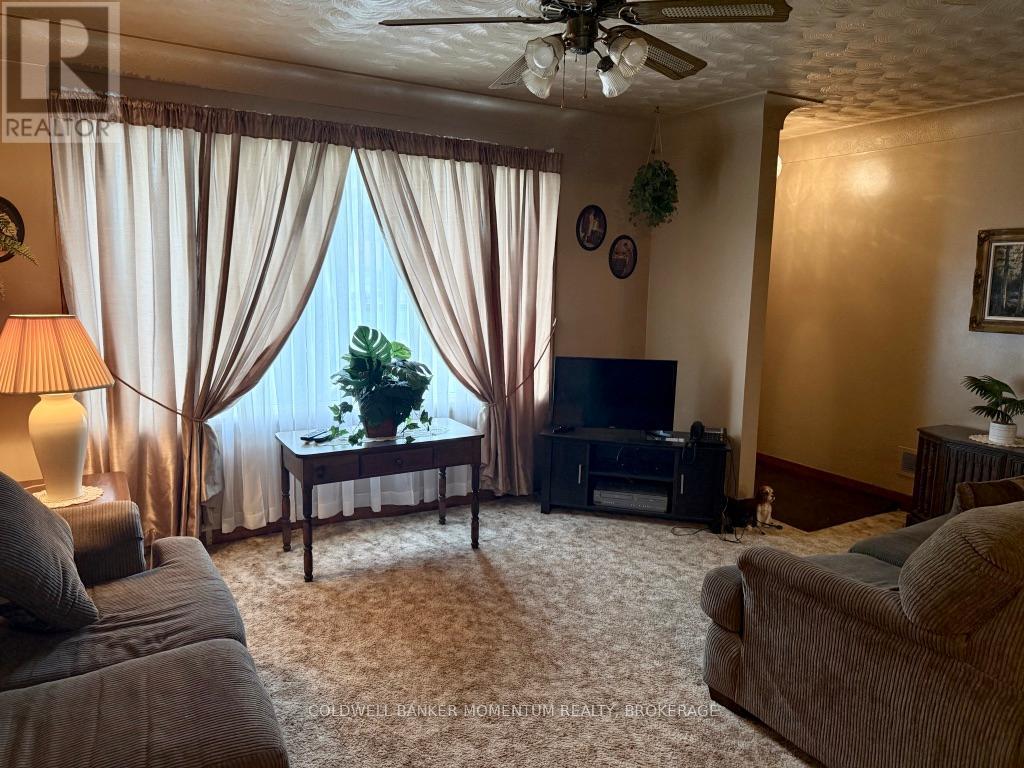25 Thomson Road, Welland, Ontario  L3C 3N1 - Photo 5 - X13109538