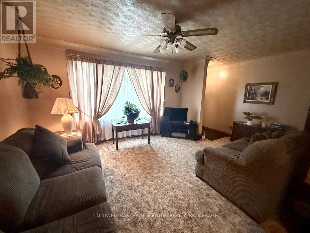 25 Thomson Road, Welland, Ontario  L3C 3N1 - Photo 6 - X13109538