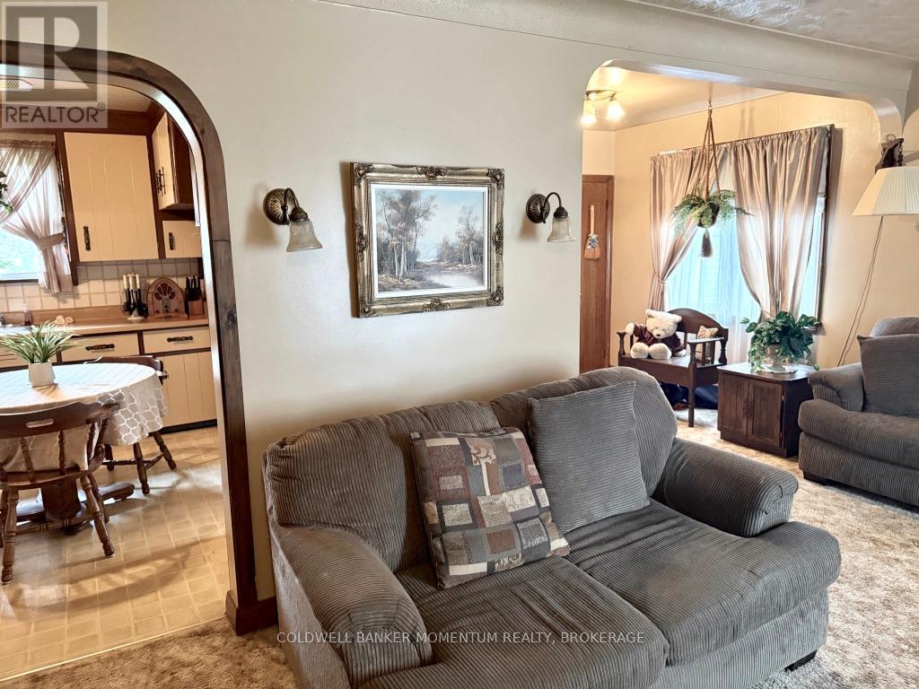 25 Thomson Road, Welland, Ontario  L3C 3N1 - Photo 8 - X13109538