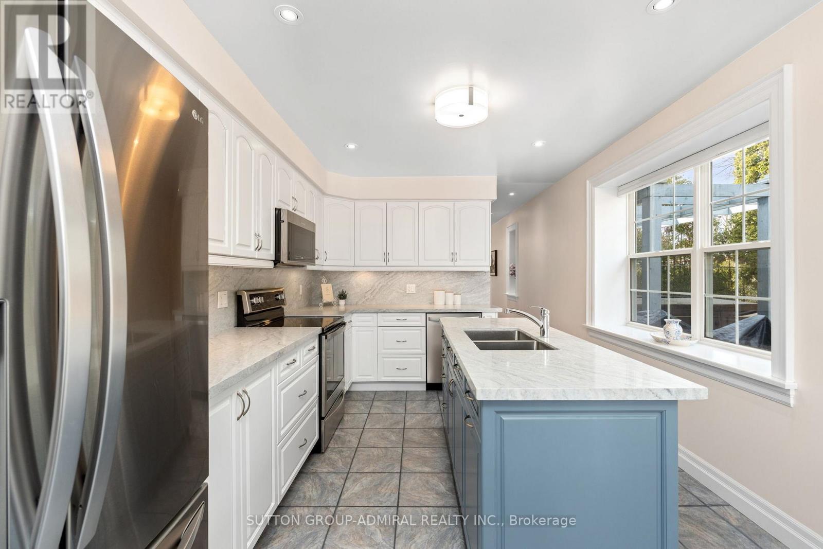 54 Starlight Crescent, Richmond Hill, Ontario  L4C 4X5 - Photo 17 - N13109524