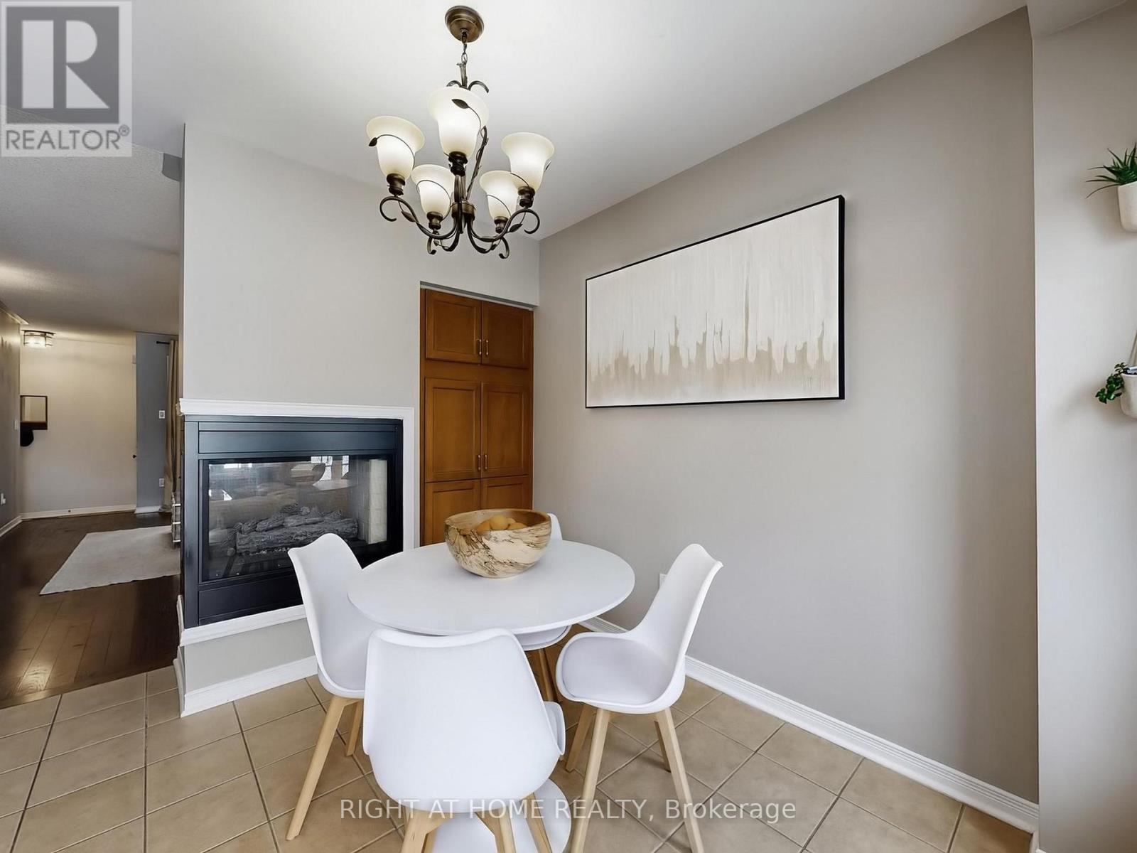 605 Willowick Drive, Newmarket, Ontario  L3X 2A9 - Photo 12 - N13109558
