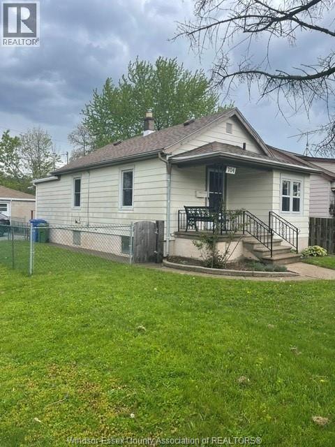 MLS# 26010572: 704 CHARLOTTE, Windsor, Canada