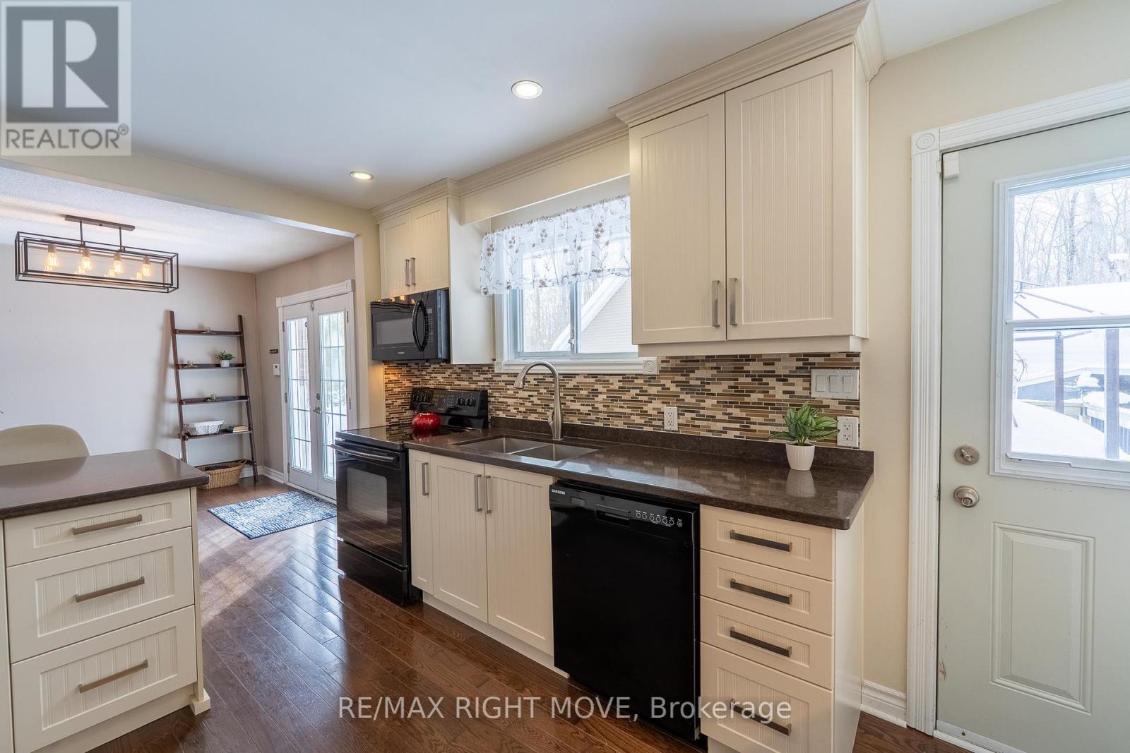 3304 Goldstein Road, Severn, Ontario  L0K 2B0 - Photo 13 - S13109452