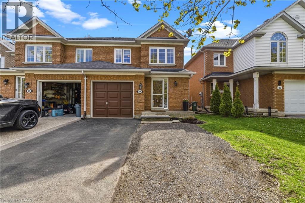 39 HARNESWORTH Crescent, Hamilton, Ontario