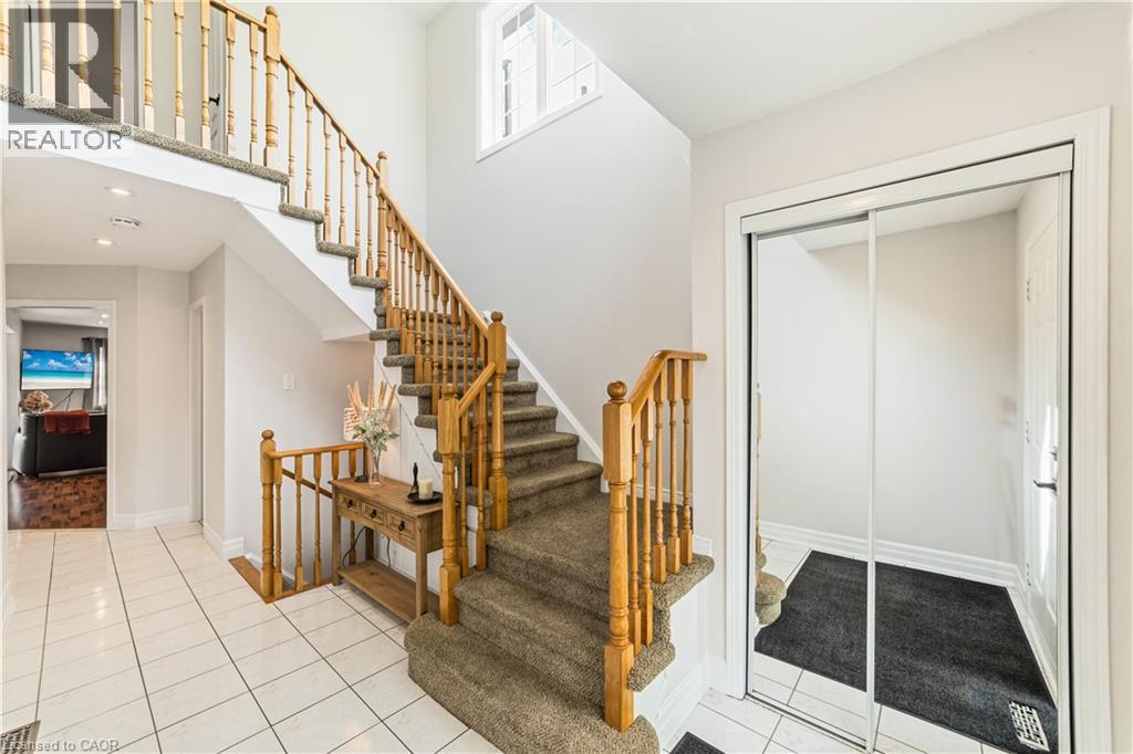 39 Harnesworth Crescent, Hamilton, Ontario  L0R 2H6 - Photo 3 - 40828805