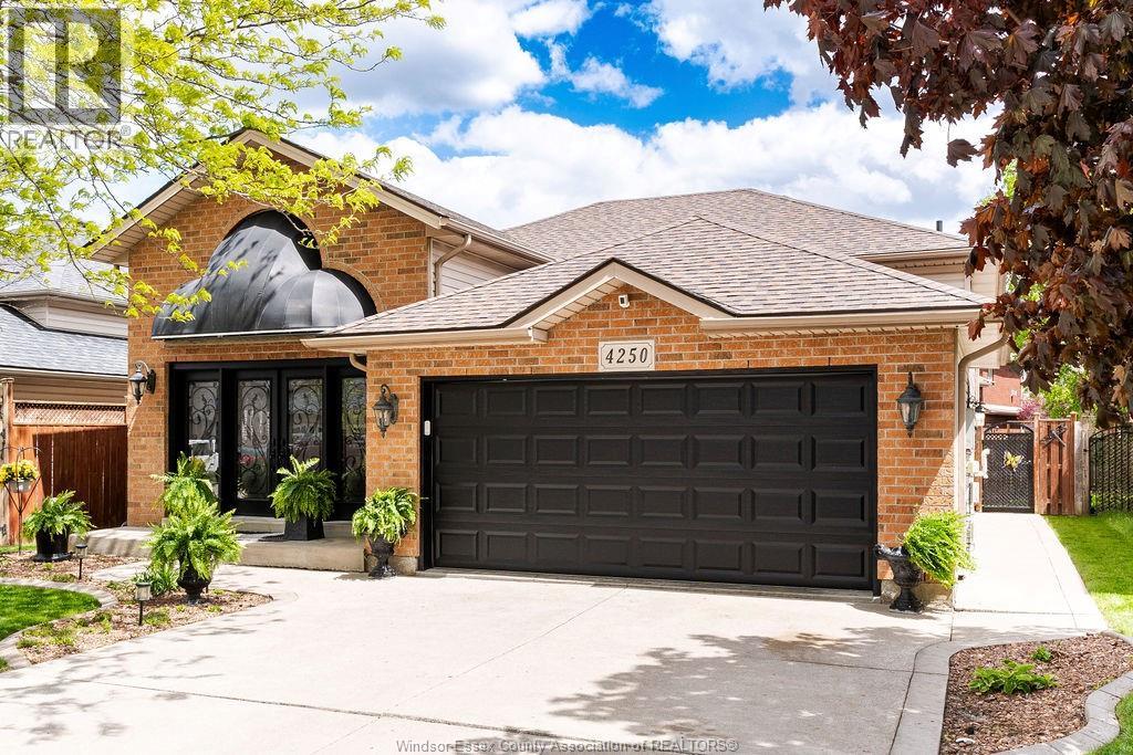 4250 Canberra Avenue, Windsor, Ontario  N9G 3E8 - Photo 2 - 26010651