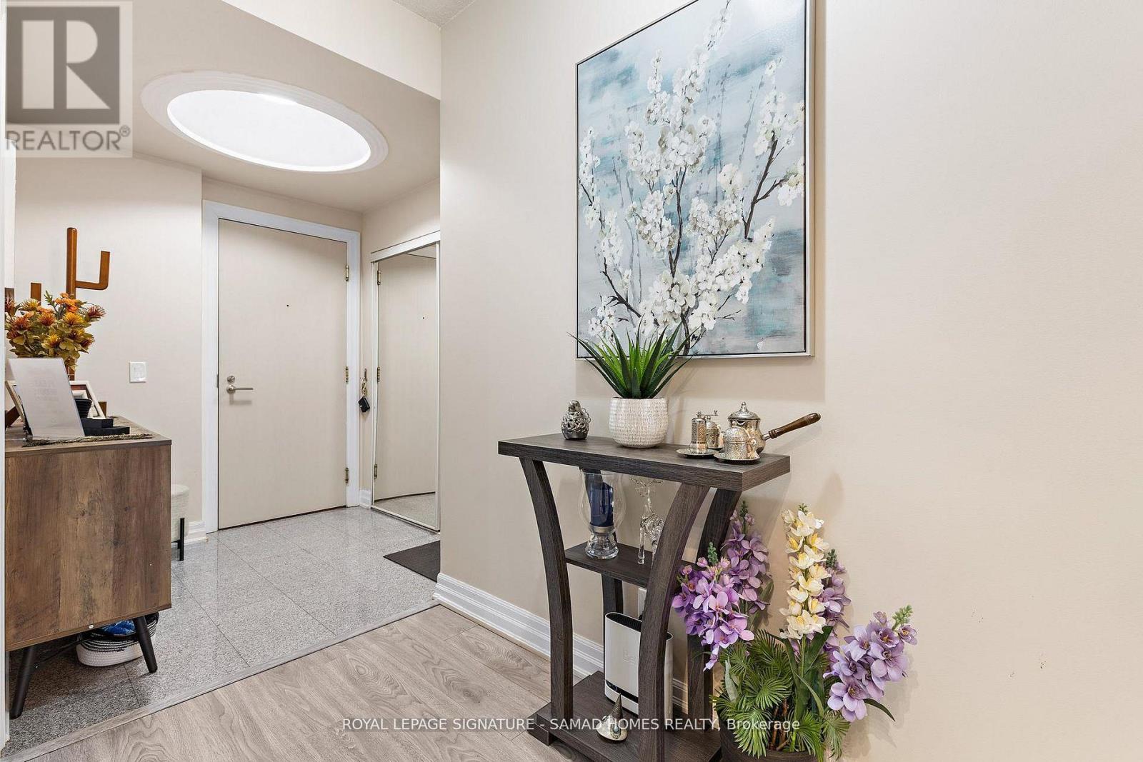 1004 - 2087 Lake Shore Boulevard W, Toronto, Ontario  M8V 4G3 - Photo 3 - W13109478