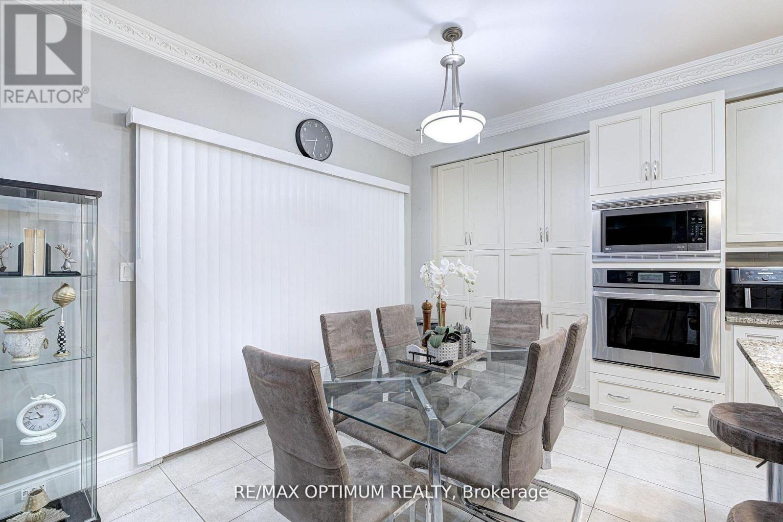 19 Teal Crest Circle, Brampton, Ontario  L6X 2Z6 - Photo 17 - W13109510
