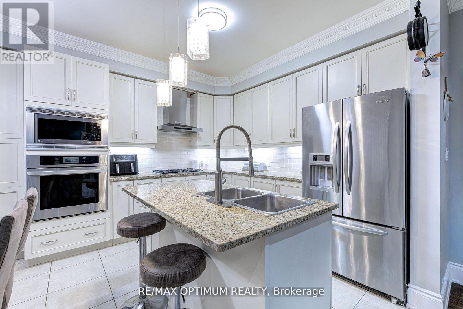 19 Teal Crest Circle, Brampton, Ontario  L6X 2Z6 - Photo 20 - W13109510