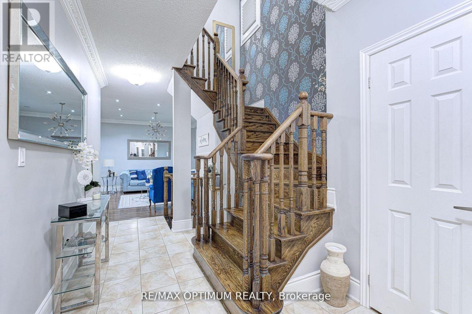 19 Teal Crest Circle, Brampton, Ontario  L6X 2Z6 - Photo 6 - W13109510