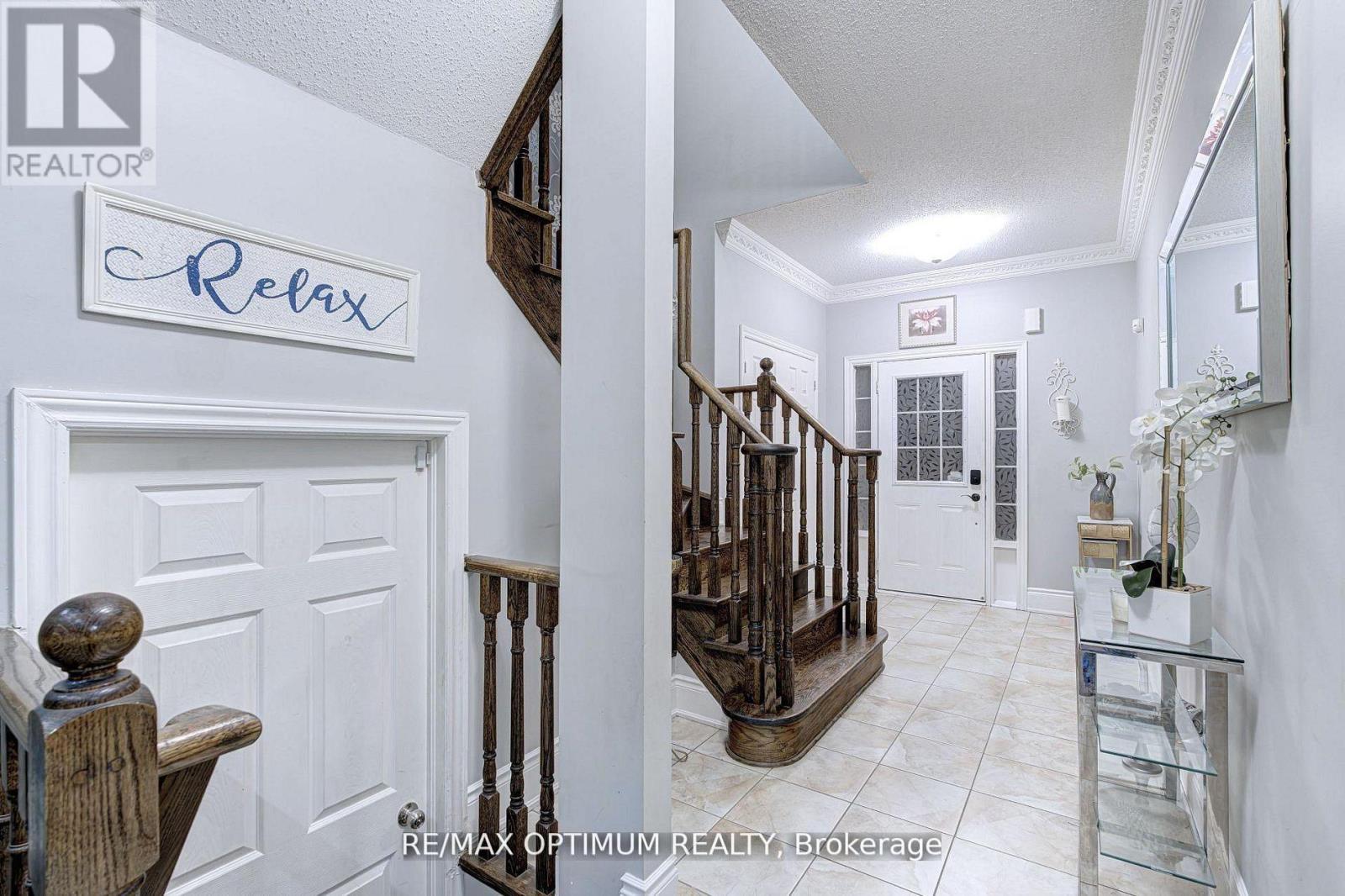 19 Teal Crest Circle, Brampton, Ontario  L6X 2Z6 - Photo 7 - W13109510