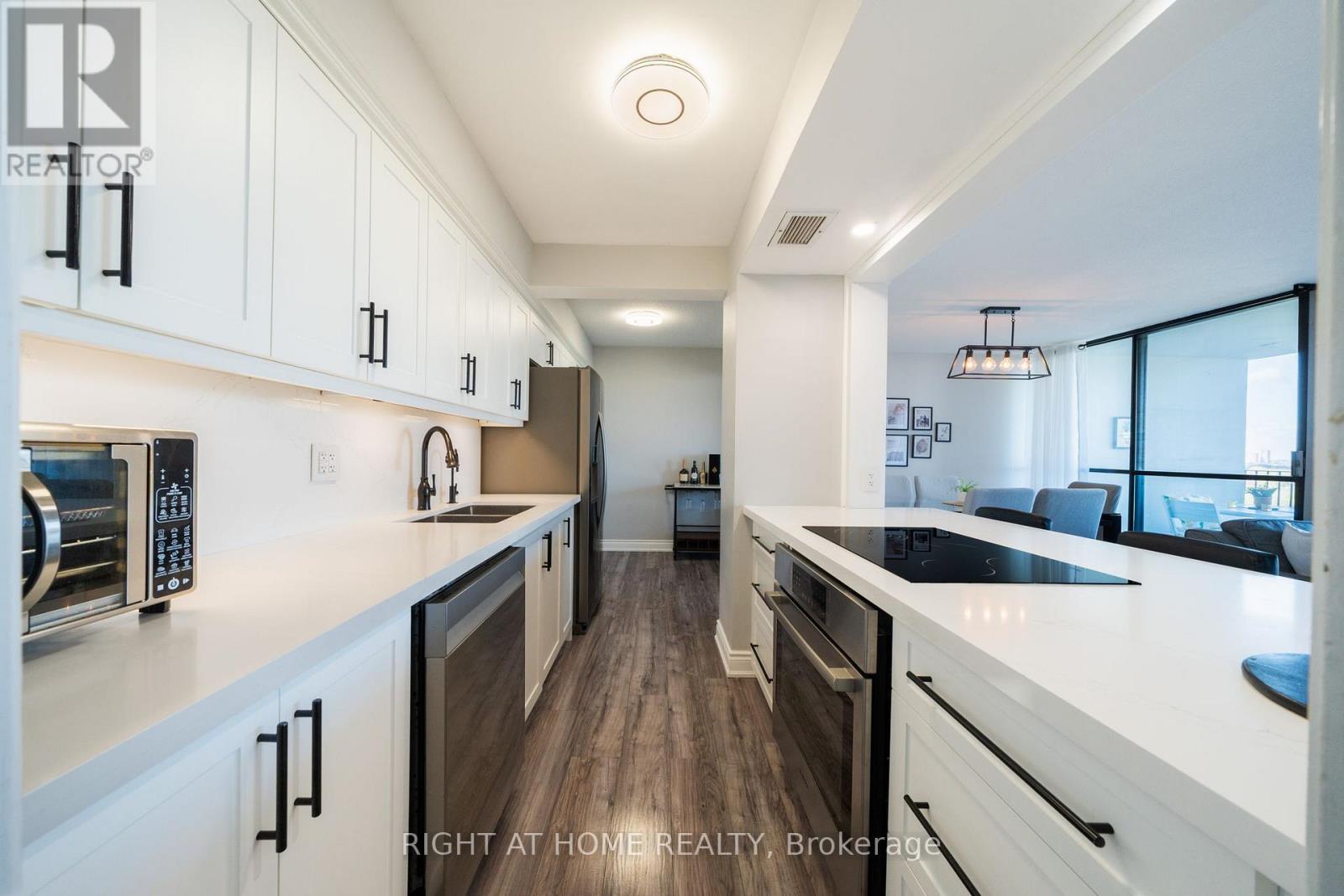 1107 - 1107-1333 Bloor Street, Mississauga, Ontario  L4Y 3T6 - Photo 12 - W13109536