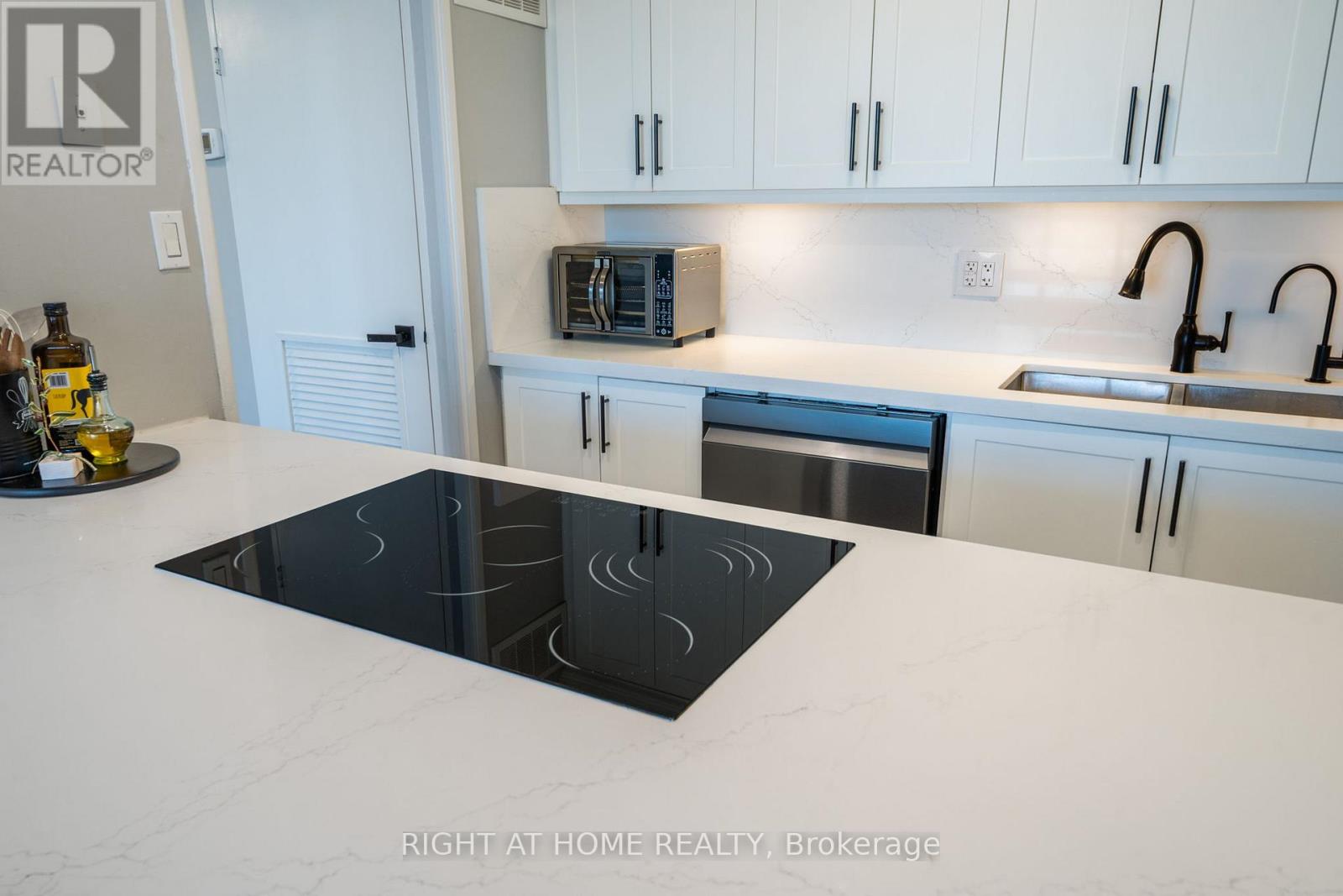 1107 - 1107-1333 Bloor Street, Mississauga, Ontario  L4Y 3T6 - Photo 14 - W13109536