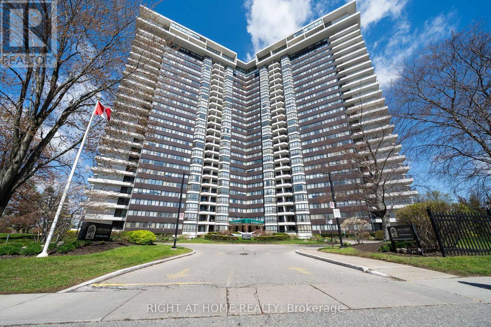 1107 - 1107-1333 Bloor Street, Mississauga, Ontario  L4Y 3T6 - Photo 2 - W13109536