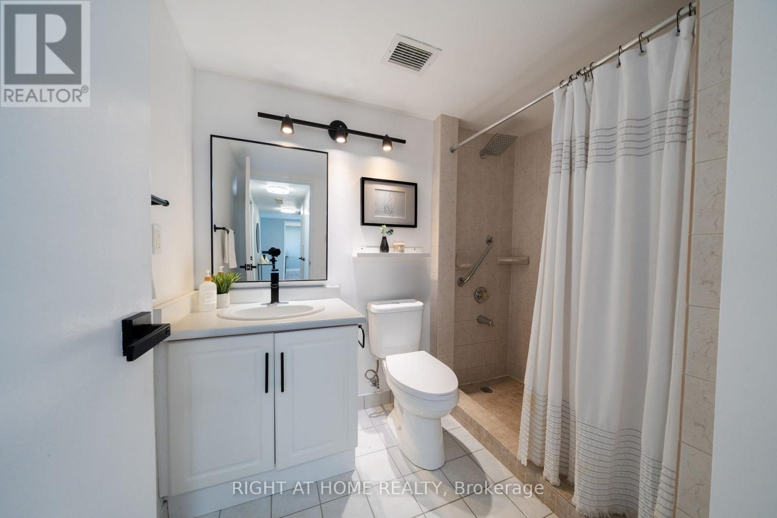 1107 - 1107-1333 Bloor Street, Mississauga, Ontario  L4Y 3T6 - Photo 25 - W13109536