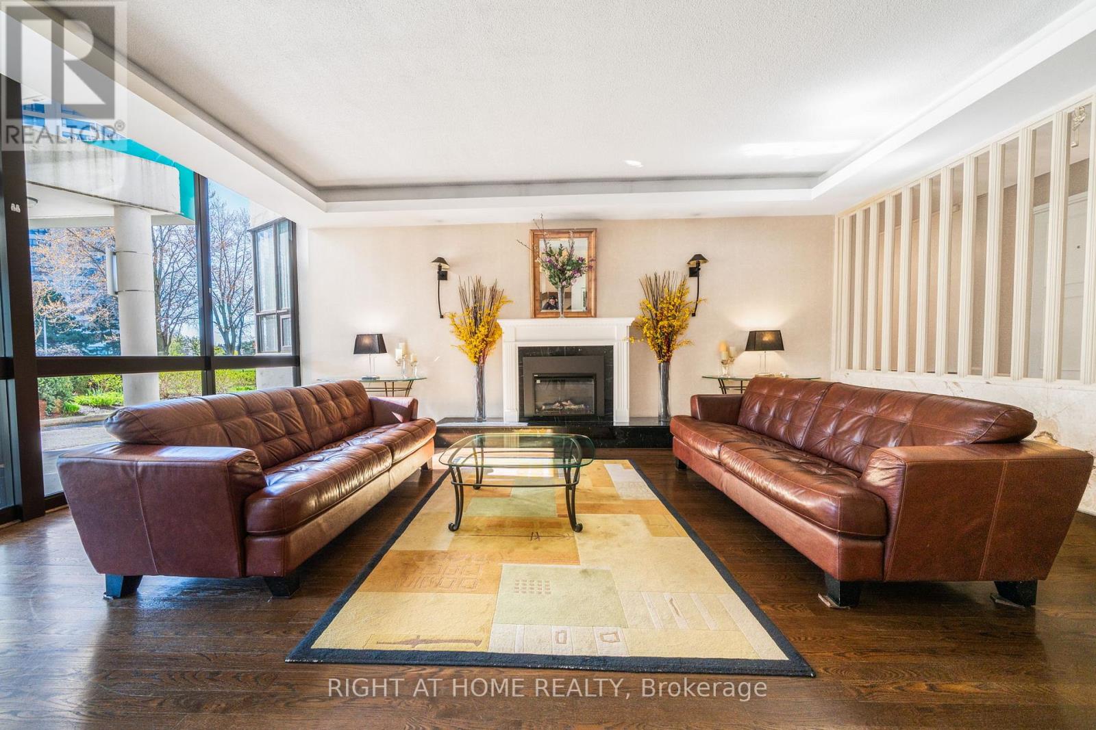 1107 - 1107-1333 Bloor Street, Mississauga, Ontario  L4Y 3T6 - Photo 5 - W13109536