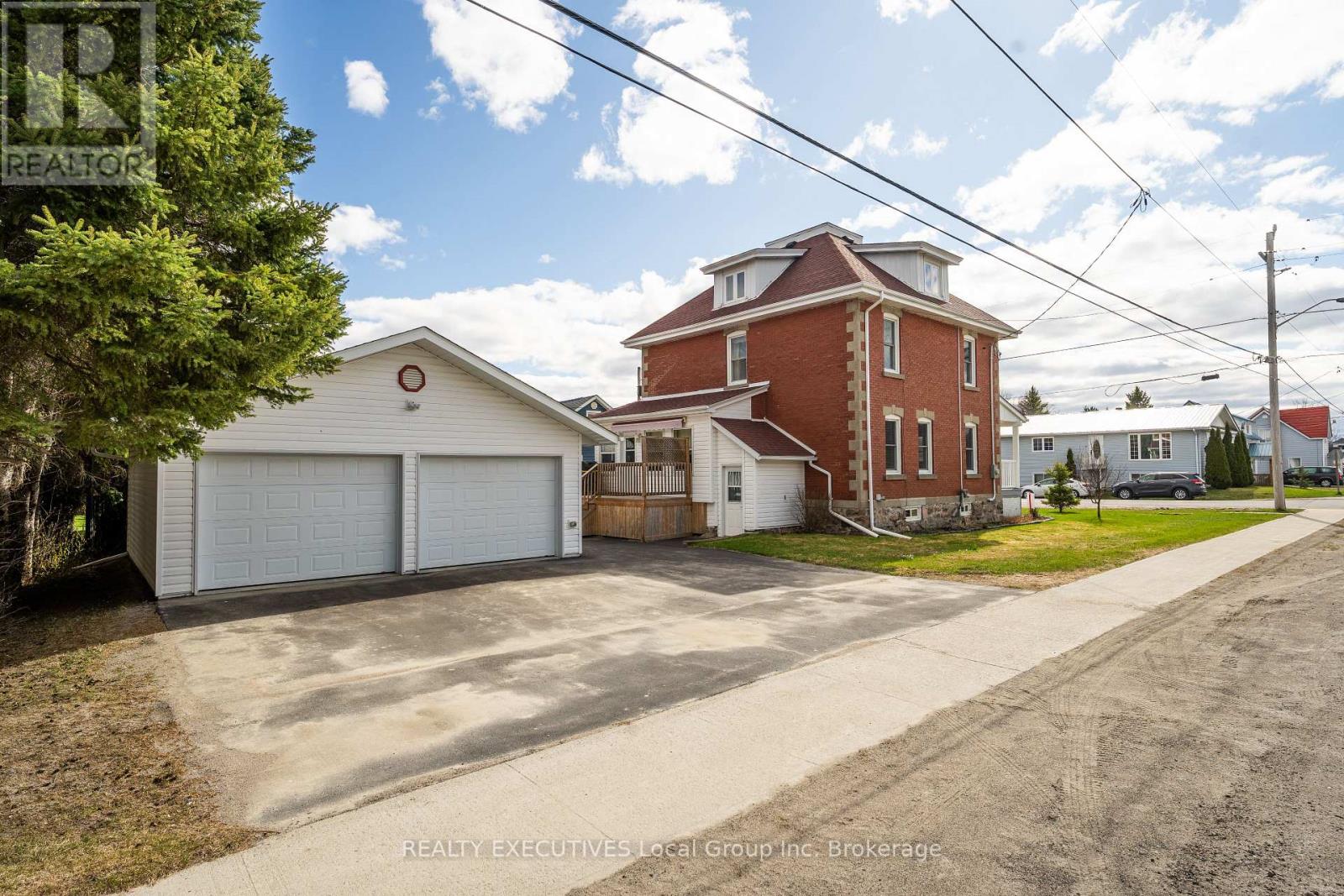 10 Dubeau Street, West Nipissing, Ontario  P0H 2M0 - Photo 3 - X12887578