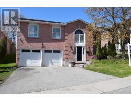 797 LOCHNESS CRESCENT, Oshawa, Ontario