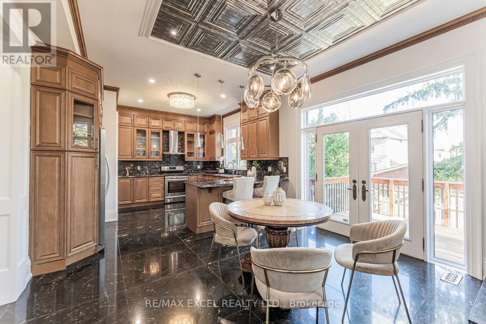 19 Addison Street, Richmond Hill, Ontario  L4C 9N1 - Photo 12 - N13106768