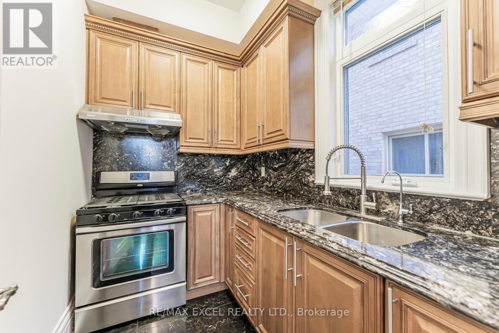 19 Addison Street, Richmond Hill, Ontario  L4C 9N1 - Photo 15 - N13106768