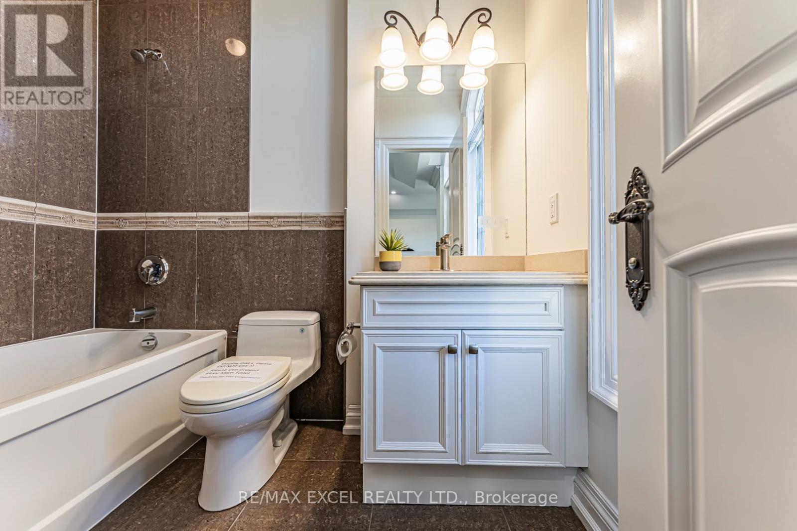 19 Addison Street, Richmond Hill, Ontario  L4C 9N1 - Photo 22 - N13106768