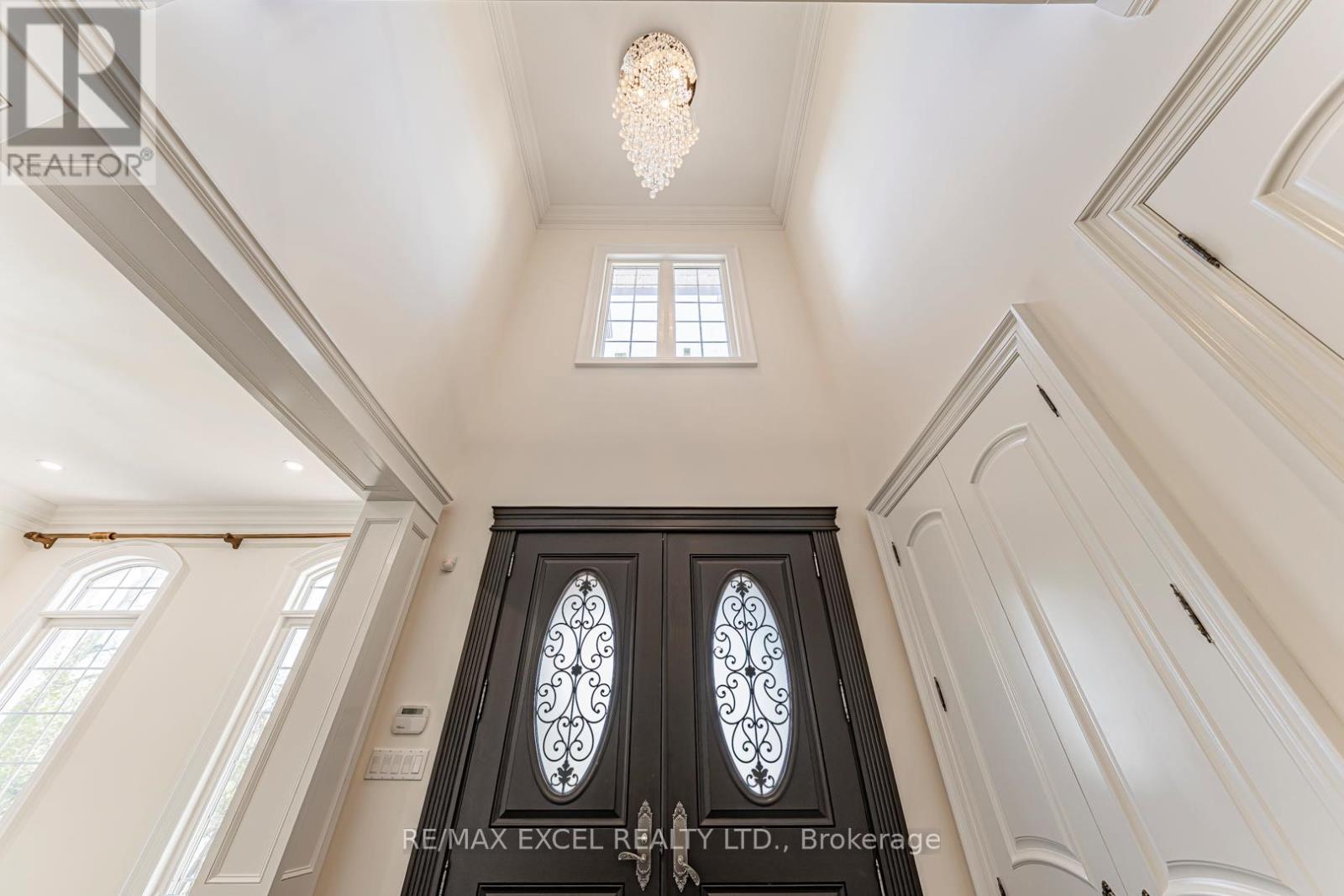 19 Addison Street, Richmond Hill, Ontario  L4C 9N1 - Photo 4 - N13106768