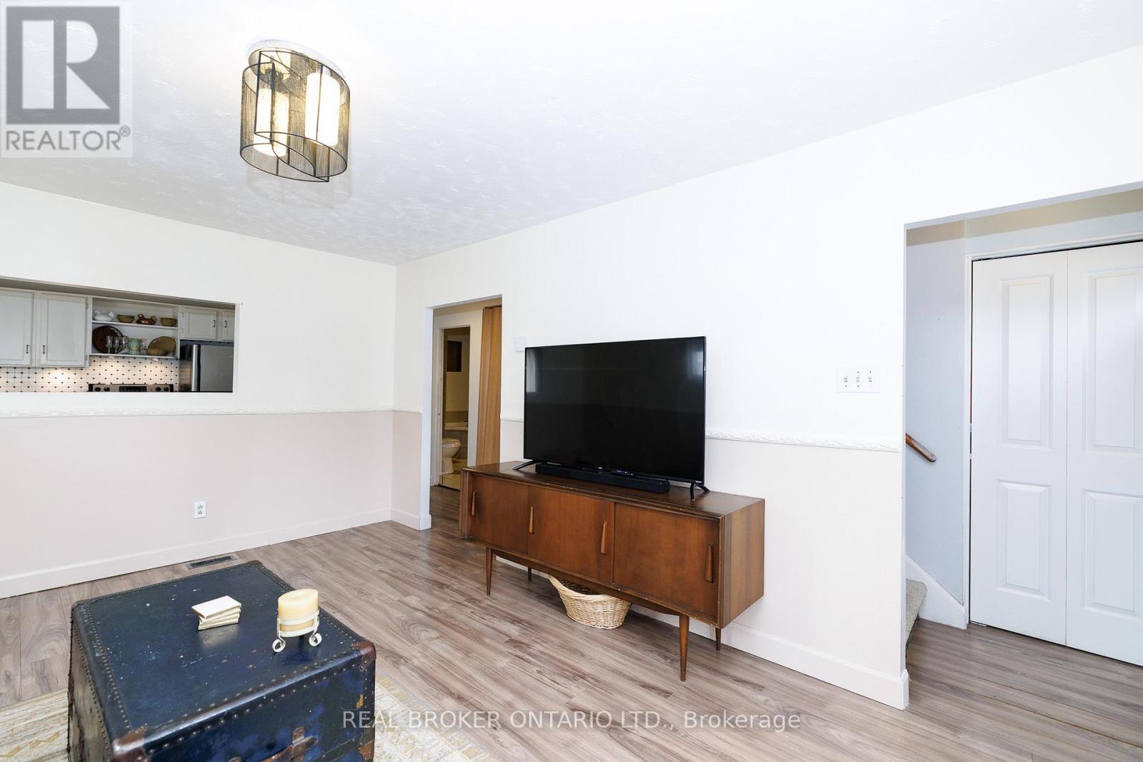 5298 Ottawa Avenue, Niagara Falls, Ontario  L2E 4Y8 - Photo 9 - X13066064