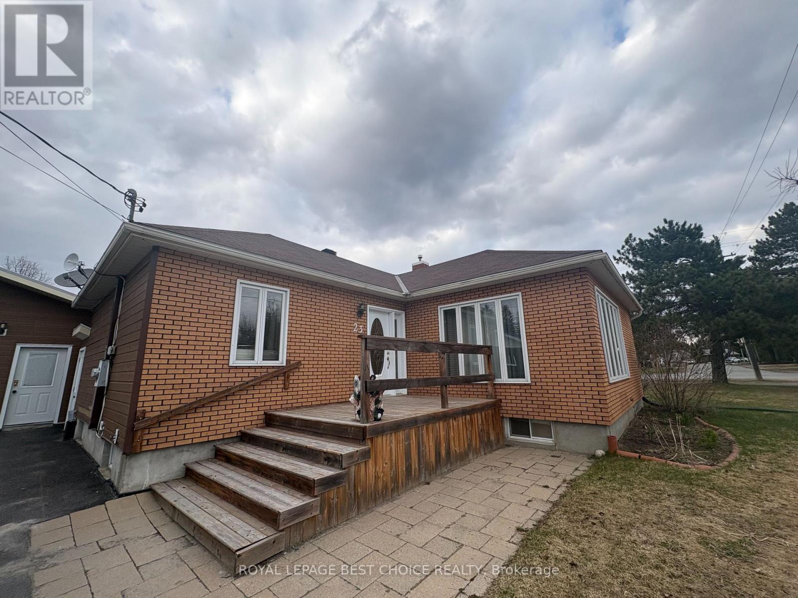 23 Ninth Avenue, Englehart, Ontario  P0J 1H0 - Photo 2 - T13109656