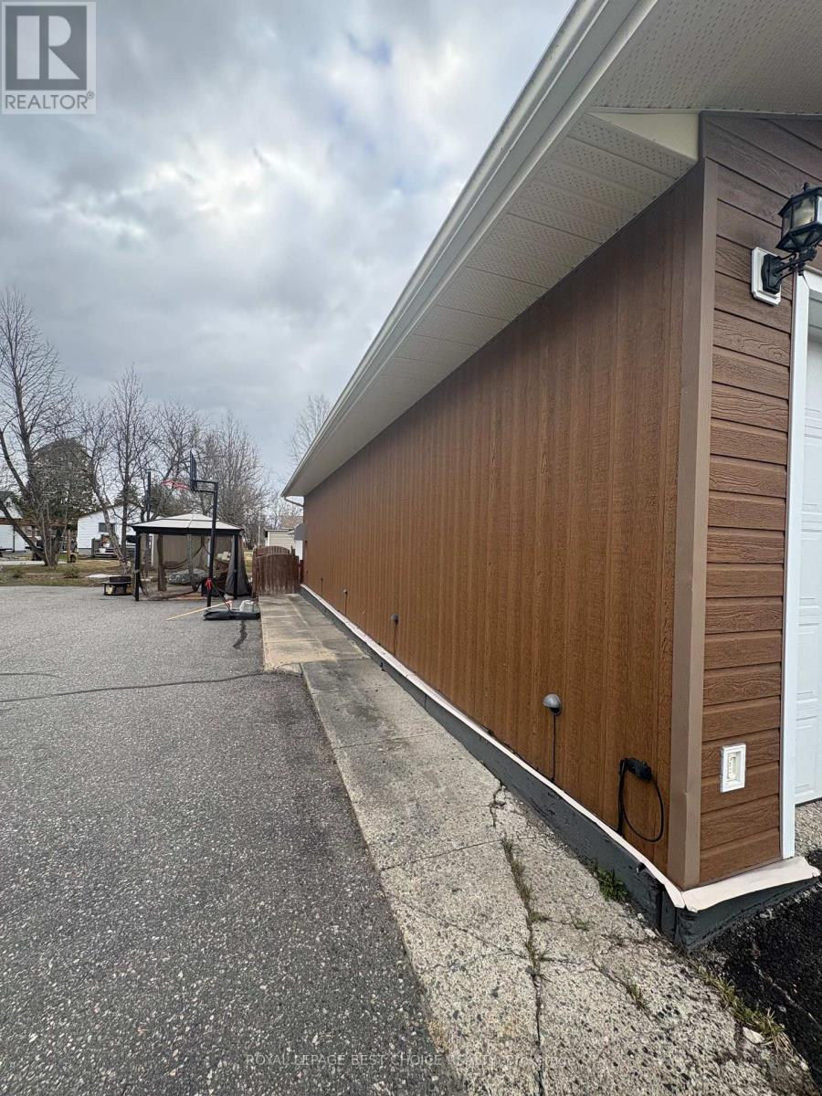 23 Ninth Avenue, Englehart, Ontario  P0J 1H0 - Photo 5 - T13109656