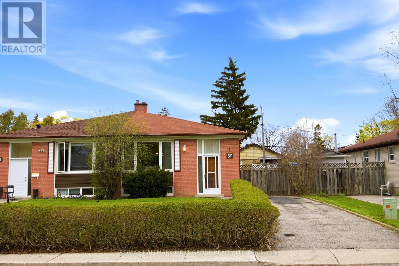 53 Billingsgate Crescent, Ajax, Ontario  L1S 2R7 - Photo 2 - E13098234