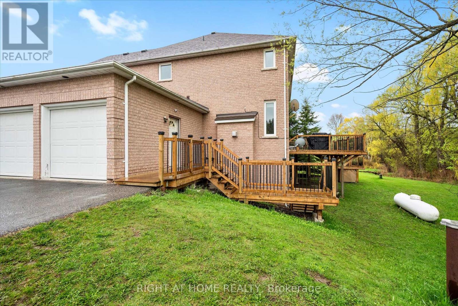 5730 Halls Road N, Whitby, Ontario  L1M 1S3 - Photo 2 - E13109622