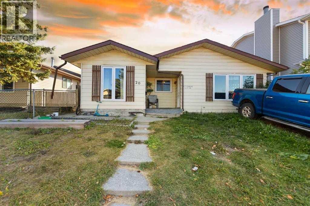 20 Castlegrove Way Ne, Calgary, Alberta  T3J 1T7 - Photo 1 - A2309955